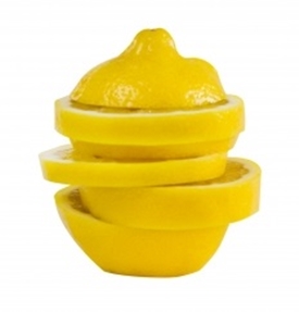 lemon slices for natural skin care