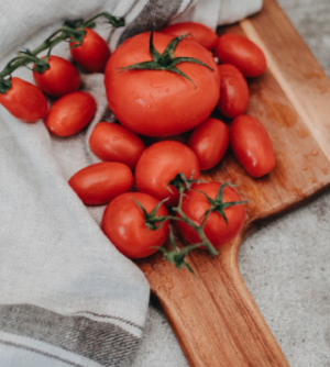 tomatoes for natural skin lightening
